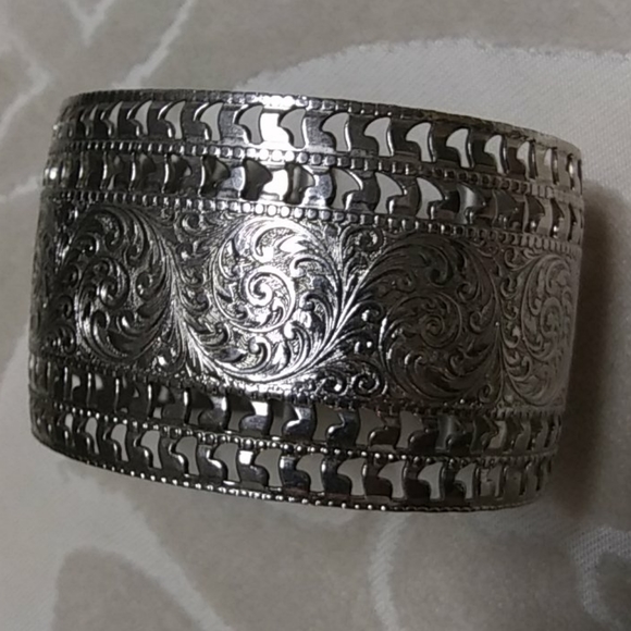 Jewelry - Picture 4 of 4